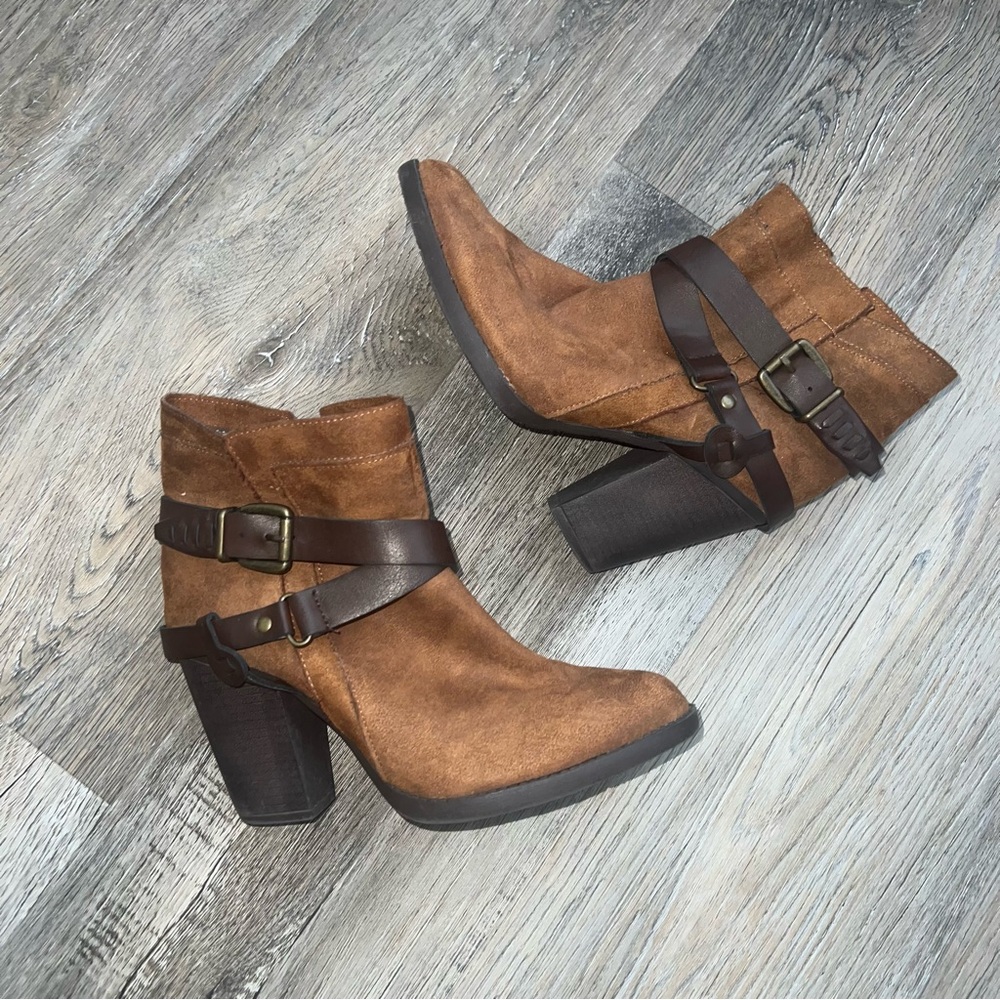 Mossimo wrap buckle ankle booties